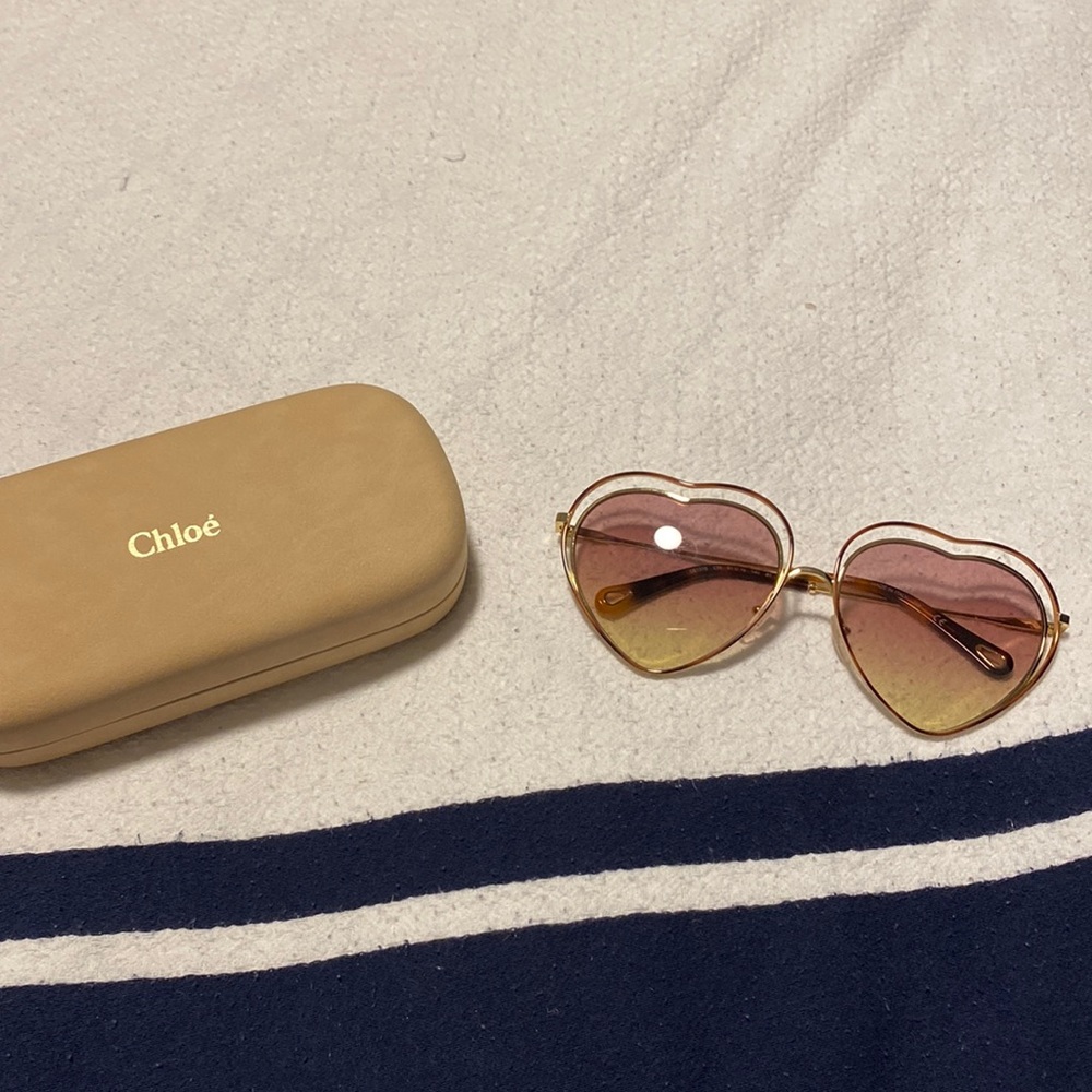 NWOT Chloe heart shaped sunglasses